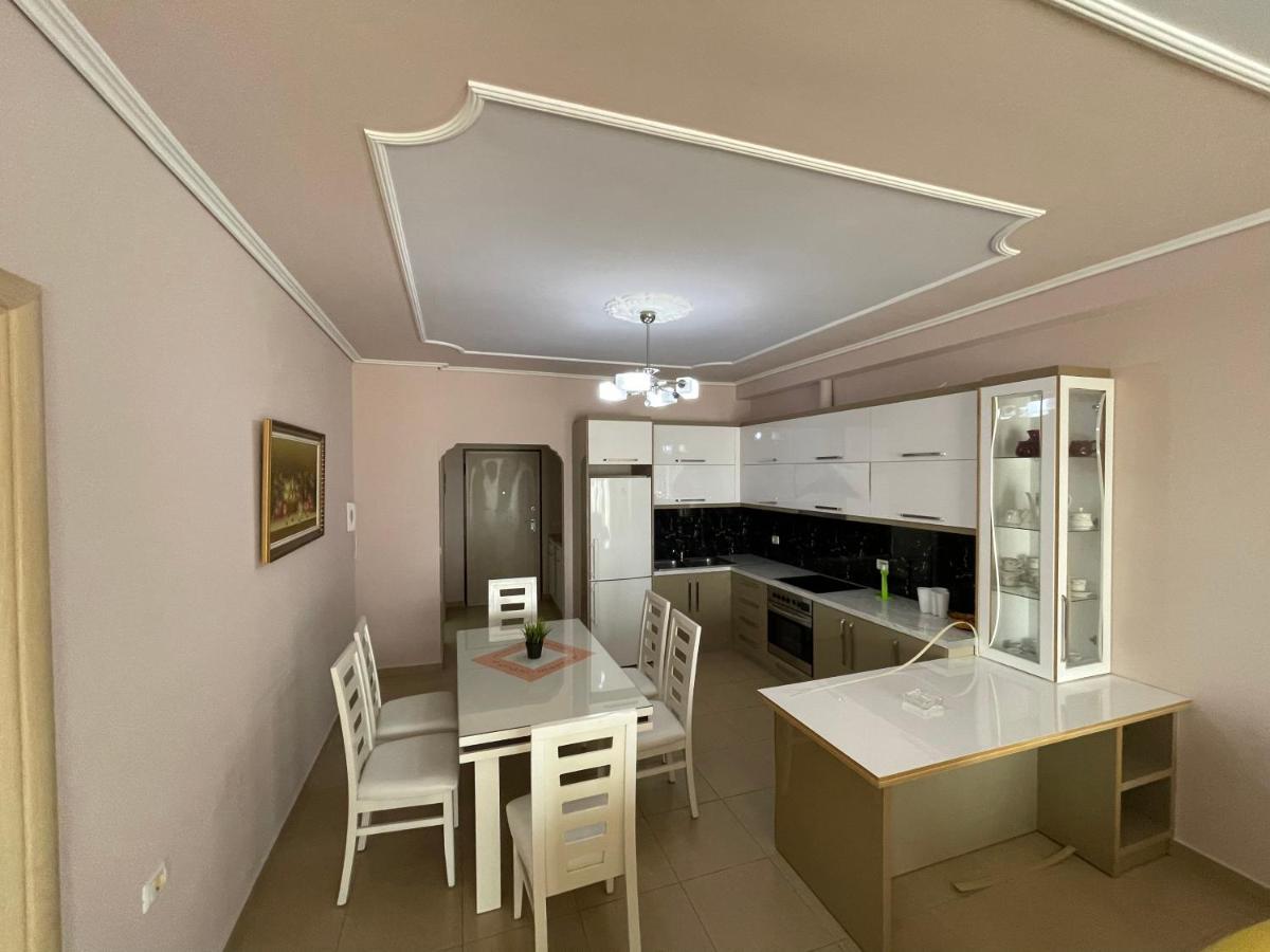 Flower Apartment Sarandë Eksteriør bilde